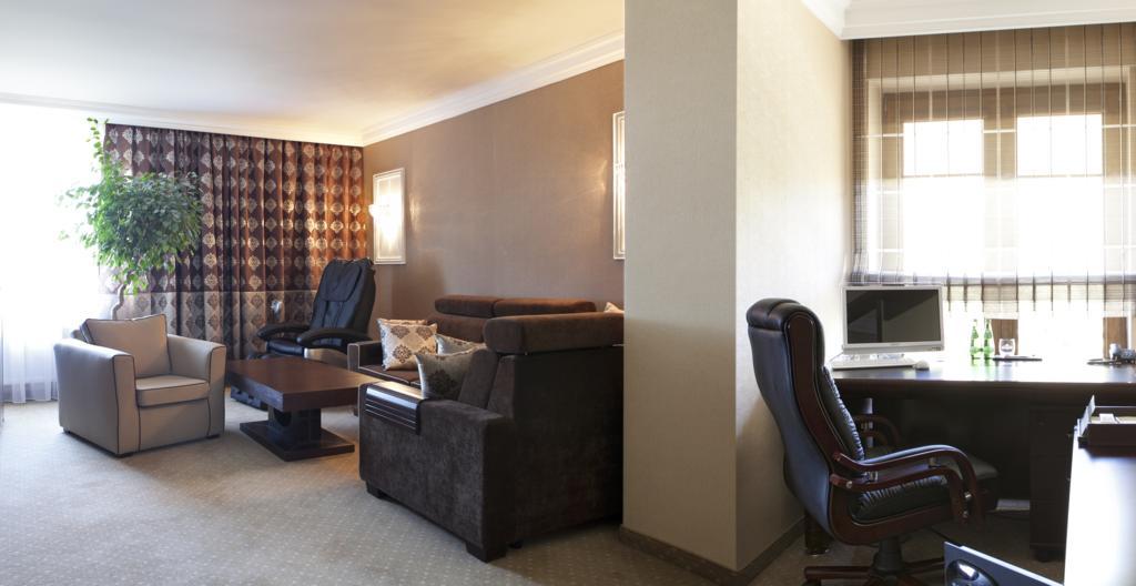 M Hotel Σοσνόβιετς Εξωτερικό φωτογραφία