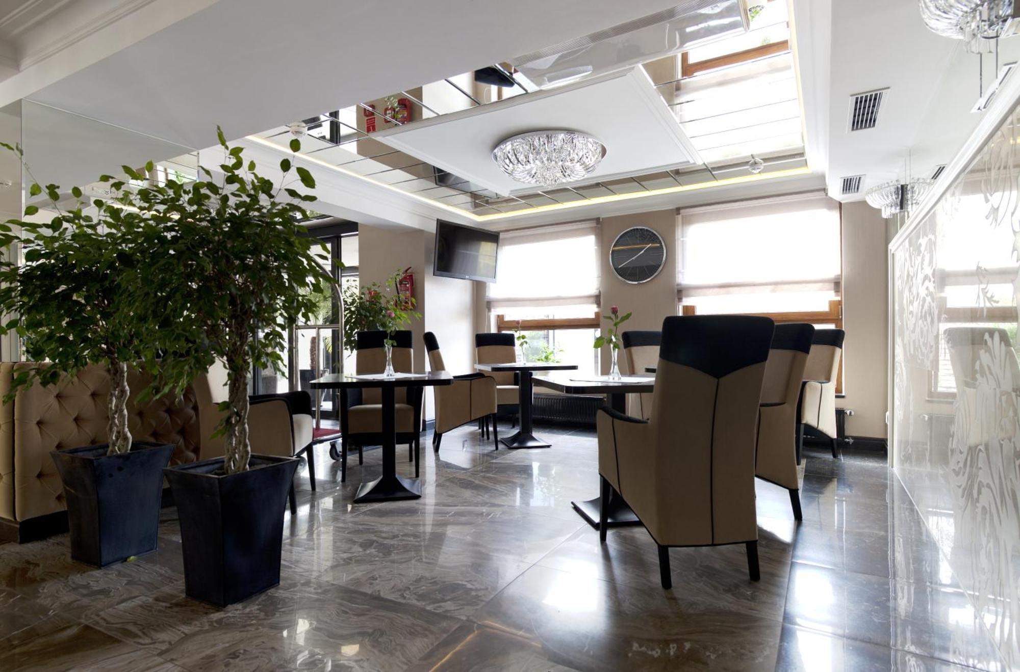 M Hotel Σοσνόβιετς Εξωτερικό φωτογραφία