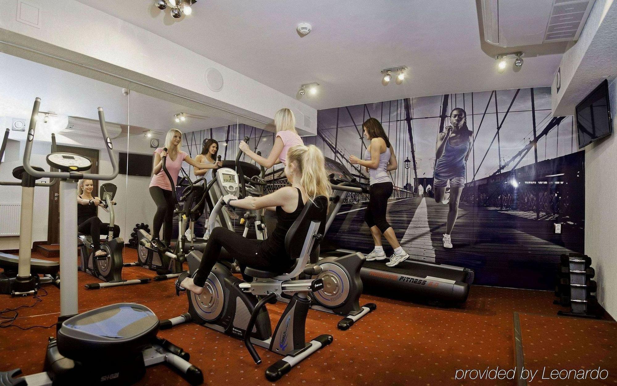 M Hotel Σοσνόβιετς Εξωτερικό φωτογραφία