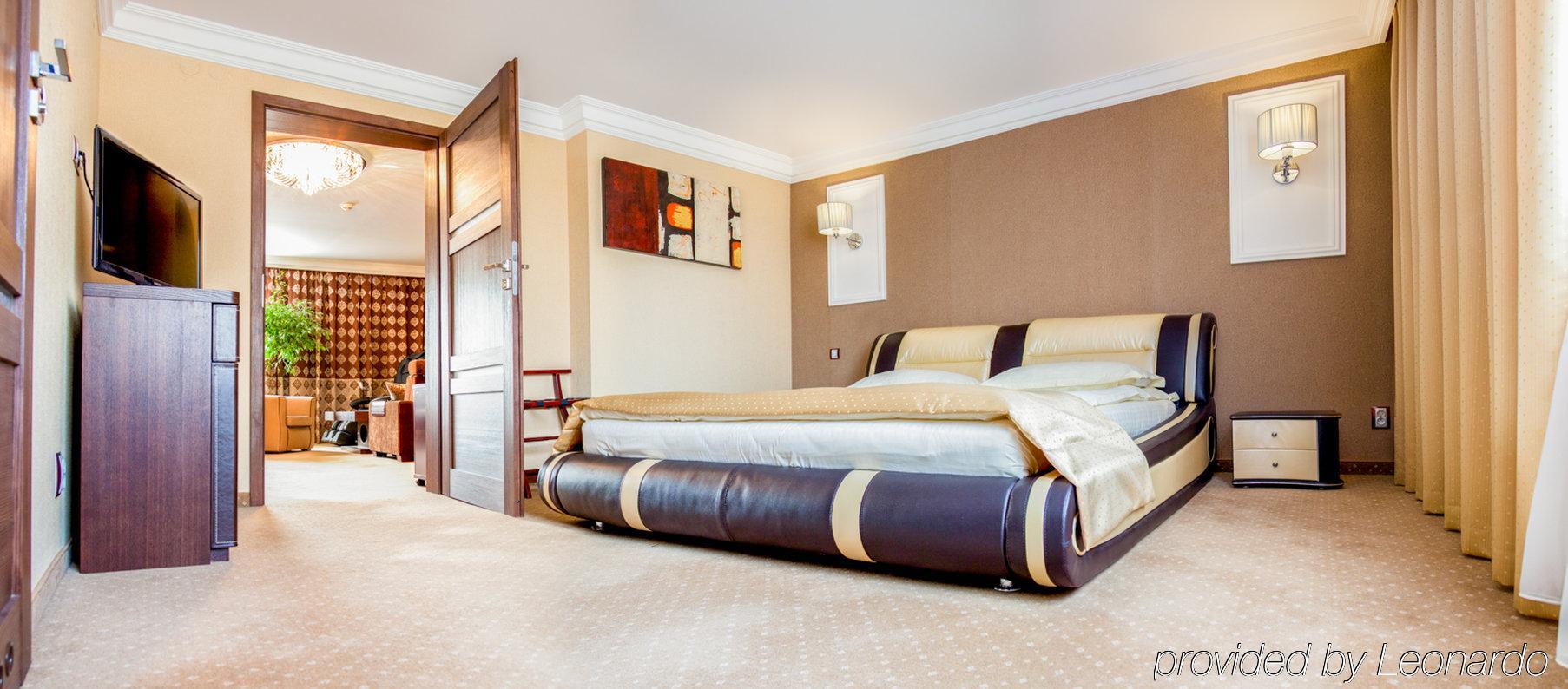 M Hotel Σοσνόβιετς Εξωτερικό φωτογραφία