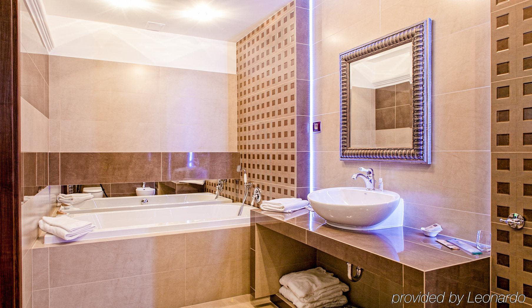 M Hotel Σοσνόβιετς Εξωτερικό φωτογραφία