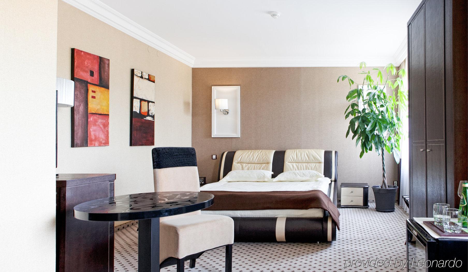 M Hotel Σοσνόβιετς Εξωτερικό φωτογραφία