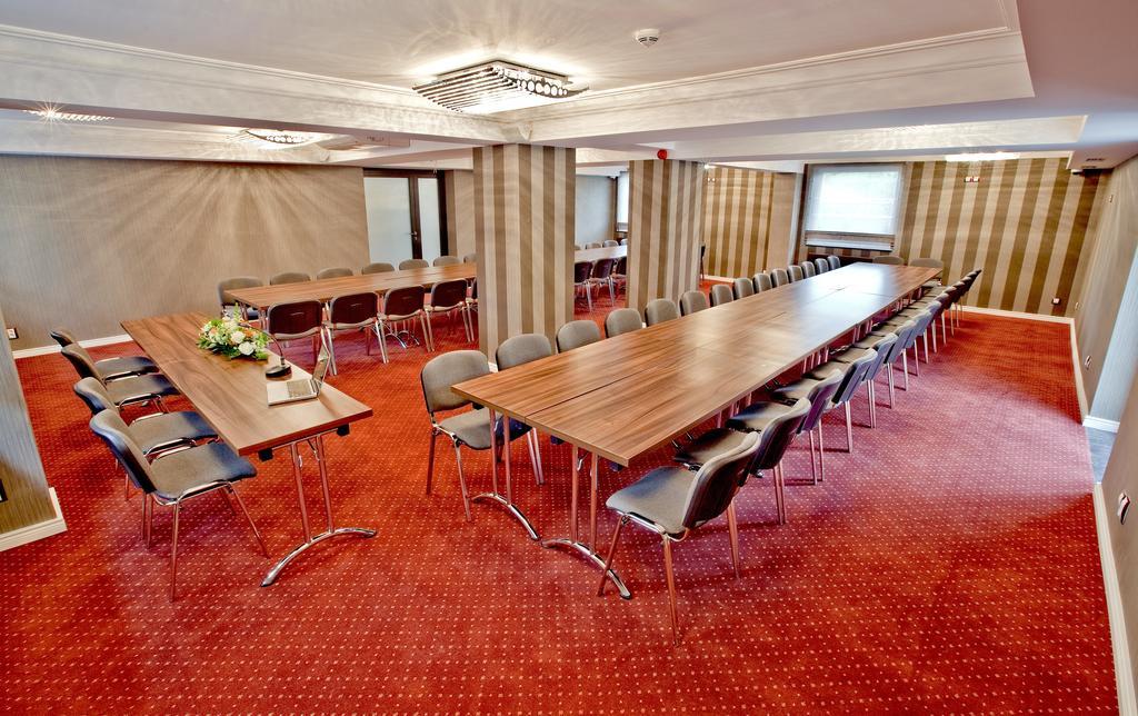 M Hotel Σοσνόβιετς Εξωτερικό φωτογραφία