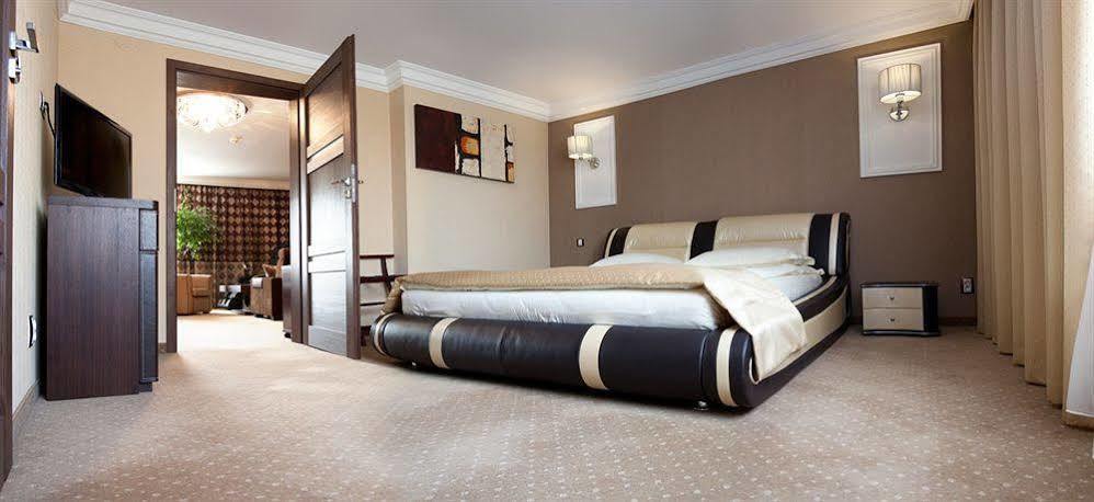 M Hotel Σοσνόβιετς Εξωτερικό φωτογραφία