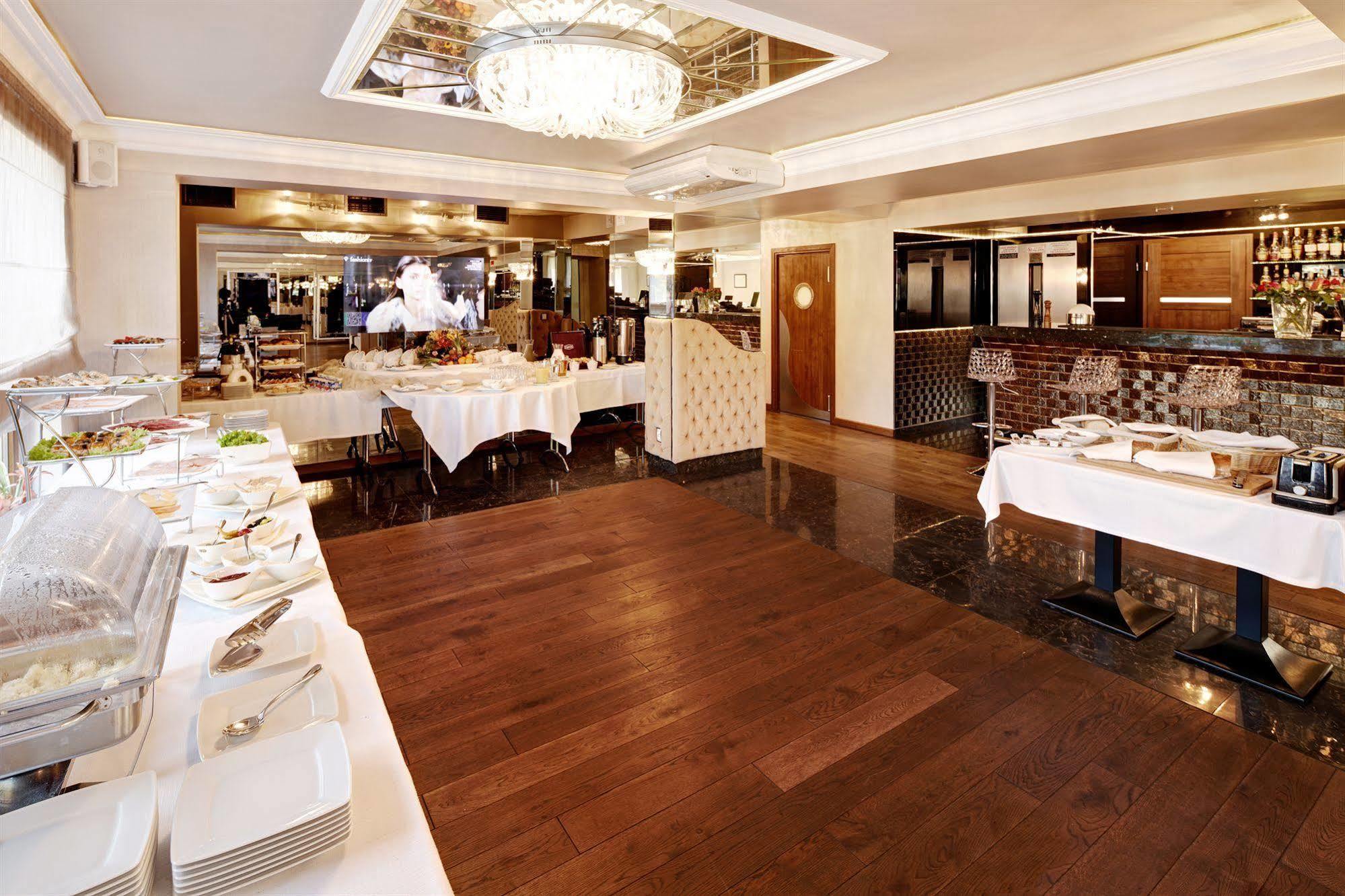M Hotel Σοσνόβιετς Εξωτερικό φωτογραφία
